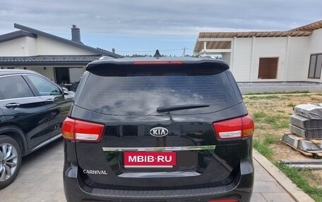 KIA Carnival III, 2017 год, 2 250 000 рублей, 10 фотография