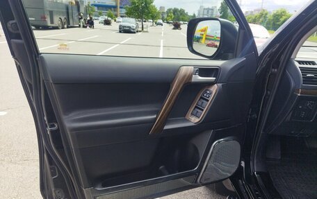 Toyota Land Cruiser Prado 150 рестайлинг 2, 2021 год, 6 680 000 рублей, 8 фотография