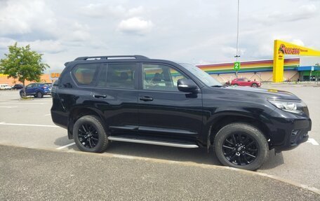 Toyota Land Cruiser Prado 150 рестайлинг 2, 2021 год, 6 680 000 рублей, 5 фотография