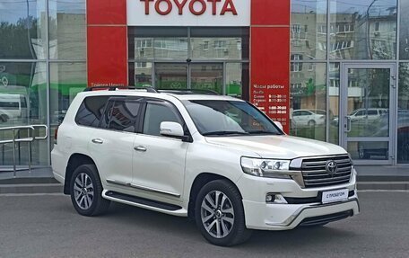 Toyota Land Cruiser 200, 2016 год, 5 999 000 рублей, 3 фотография