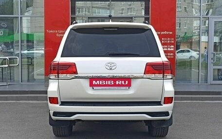 Toyota Land Cruiser 200, 2016 год, 5 999 000 рублей, 6 фотография