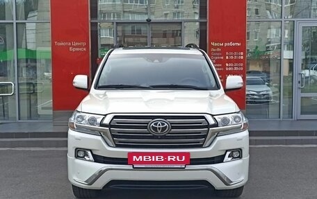 Toyota Land Cruiser 200, 2016 год, 5 999 000 рублей, 2 фотография