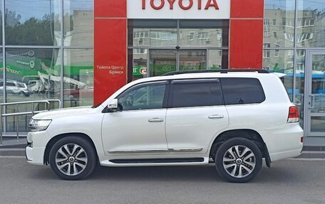 Toyota Land Cruiser 200, 2016 год, 5 999 000 рублей, 8 фотография