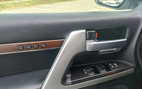 Toyota Land Cruiser 200, 2016 год, 5 999 000 рублей, 22 фотография