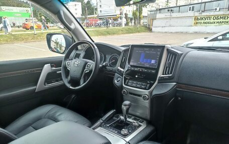 Toyota Land Cruiser 200, 2016 год, 5 999 000 рублей, 16 фотография