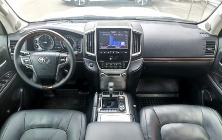 Toyota Land Cruiser 200, 2016 год, 5 999 000 рублей, 15 фотография