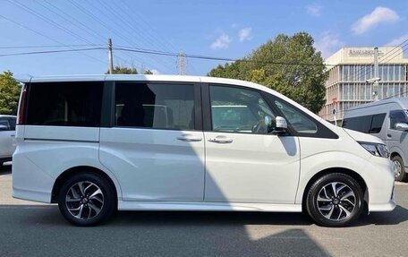 Honda Stepwgn IV, 2021 год, 1 800 855 рублей, 4 фотография
