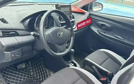 Toyota Yaris XP150 рестайлинг, 2021 год, 1 200 000 рублей, 14 фотография