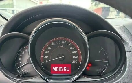 Toyota Vitz, 2020 год, 1 180 000 рублей, 10 фотография