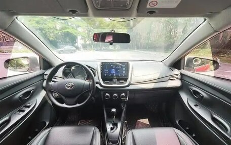 Toyota Yaris III рестайлинг, 2020 год, 1 200 000 рублей, 8 фотография