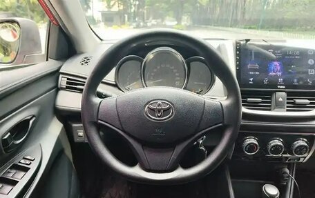 Toyota Yaris III рестайлинг, 2020 год, 1 200 000 рублей, 10 фотография