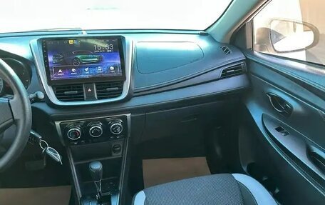 Toyota Yaris XP150 рестайлинг, 2020 год, 1 210 000 рублей, 30 фотография