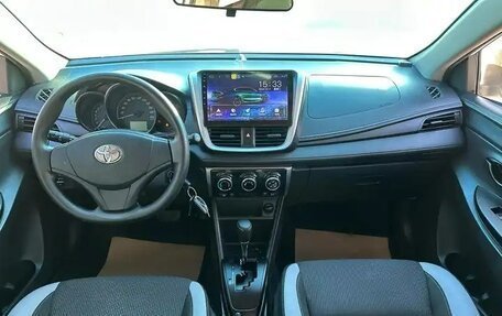 Toyota Yaris XP150 рестайлинг, 2020 год, 1 210 000 рублей, 27 фотография