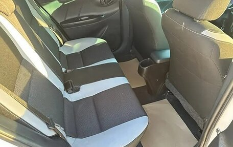 Toyota Yaris XP150 рестайлинг, 2020 год, 1 210 000 рублей, 26 фотография
