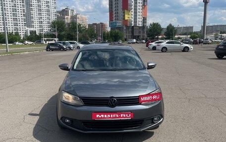 Volkswagen Jetta VI, 2013 год, 950 000 рублей, 2 фотография