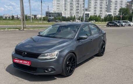 Volkswagen Jetta VI, 2013 год, 950 000 рублей, 3 фотография