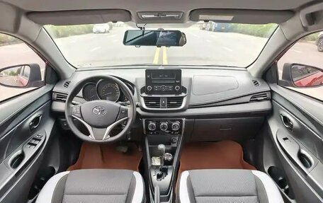Toyota Yaris XP150 рестайлинг, 2021 год, 1 220 000 рублей, 20 фотография