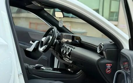 Mercedes-Benz A-Класс, 2022 год, 1 610 000 рублей, 12 фотография