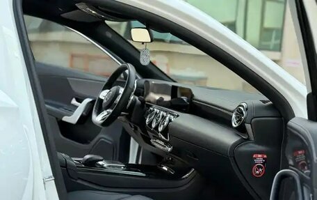 Mercedes-Benz A-Класс, 2022 год, 1 610 000 рублей, 15 фотография