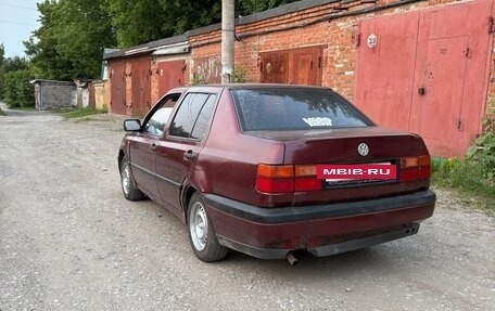 Volkswagen Vento, 1993 год, 110 000 рублей, 2 фотография