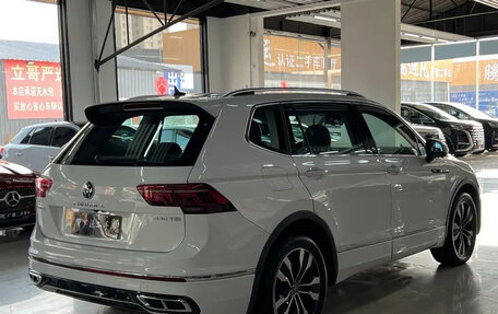 Volkswagen Tiguan II, 2022 год, 2 570 999 рублей, 4 фотография