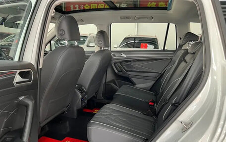 Volkswagen Tiguan II, 2022 год, 2 570 999 рублей, 8 фотография