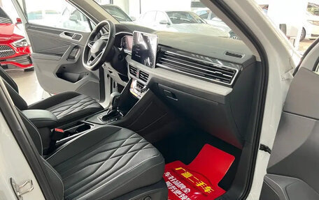 Volkswagen Tiguan II, 2022 год, 2 570 999 рублей, 9 фотография