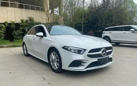 Mercedes-Benz A-Класс, 2020 год, 1 720 000 рублей, 3 фотография
