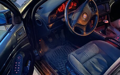BMW 5 серия, 2002 год, 400 000 рублей, 1 фотография