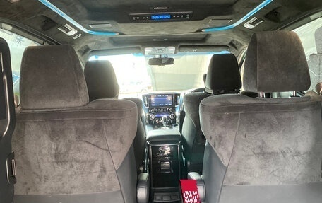 Toyota Vellfire II, 2016 год, 4 300 000 рублей, 18 фотография