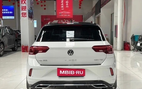 Volkswagen T-Roc I, 2022 год, 1 660 999 рублей, 17 фотография