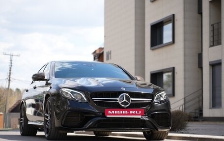 Mercedes-Benz E-Класс AMG, 2018 год, 7 300 000 рублей, 4 фотография