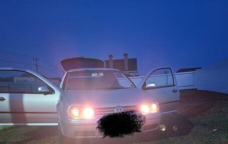 Volkswagen Golf IV, 2001 год, 350 000 рублей, 2 фотография