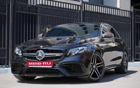 Mercedes-Benz E-Класс AMG, 2018 год, 7 300 000 рублей, 24 фотография