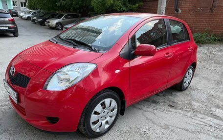 Toyota Yaris III рестайлинг, 2006 год, 799 000 рублей, 2 фотография