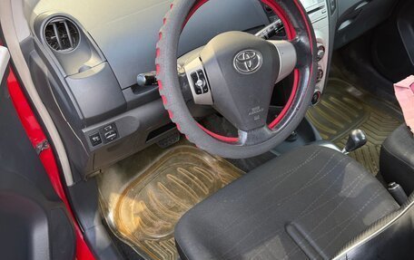 Toyota Yaris III рестайлинг, 2006 год, 799 000 рублей, 20 фотография