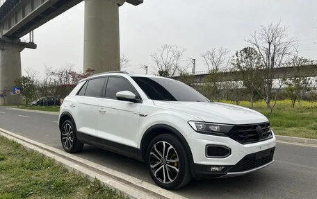 Volkswagen T-Roc I, 2022 год, 1 490 999 рублей, 3 фотография