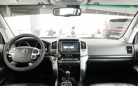 Toyota Land Cruiser 200, 2013 год, 3 877 000 рублей, 17 фотография