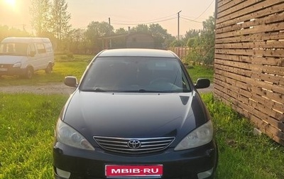 Toyota Camry V40, 2004 год, 650 000 рублей, 1 фотография