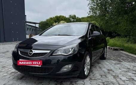 Opel Astra J, 2011 год, 920 000 рублей, 5 фотография