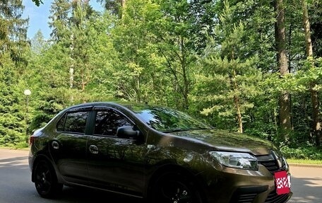 Renault Logan II, 2018 год, 1 060 000 рублей, 4 фотография