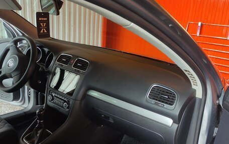 Volkswagen Golf VI, 2010 год, 800 000 рублей, 3 фотография