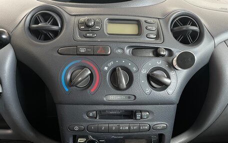 Toyota Yaris I рестайлинг, 2002 год, 250 000 рублей, 13 фотография