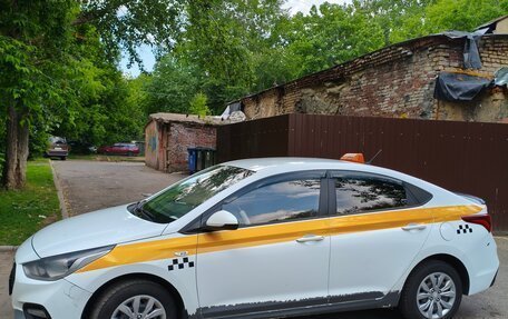Hyundai Solaris II рестайлинг, 2019 год, 830 000 рублей, 3 фотография