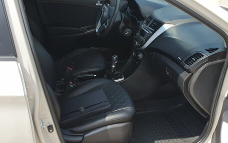 Hyundai Solaris II рестайлинг, 2014 год, 750 000 рублей, 3 фотография