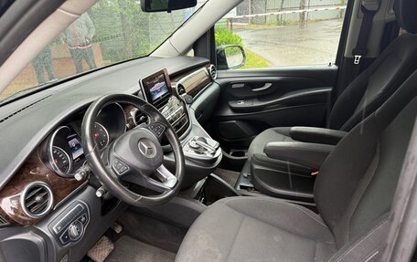 Mercedes-Benz V-Класс, 2018 год, 4 950 000 рублей, 7 фотография