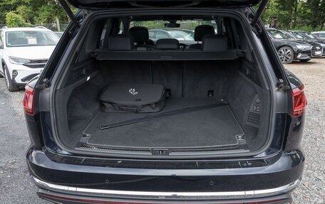 Volkswagen Touareg III, 2022 год, 5 000 000 рублей, 3 фотография