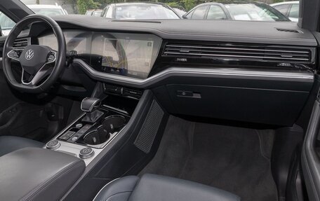 Volkswagen Touareg III, 2022 год, 5 000 000 рублей, 5 фотография
