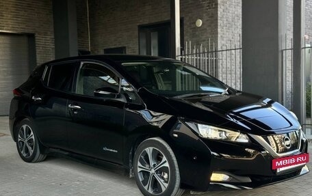Nissan Leaf II, 2018 год, 1 400 000 рублей, 4 фотография