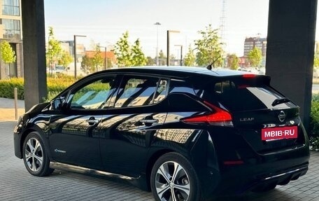 Nissan Leaf II, 2018 год, 1 400 000 рублей, 5 фотография